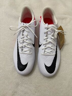 Nike Men’s White & Black Turf Soccer Shoes with Red Accents
